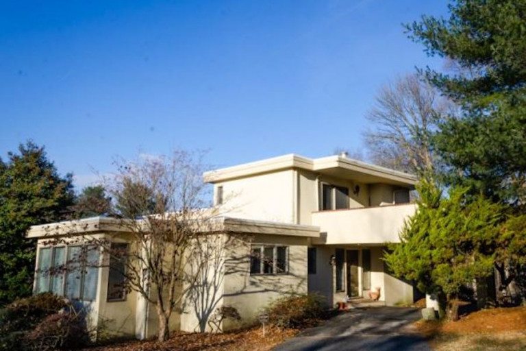 A Square Neighborhood Guide