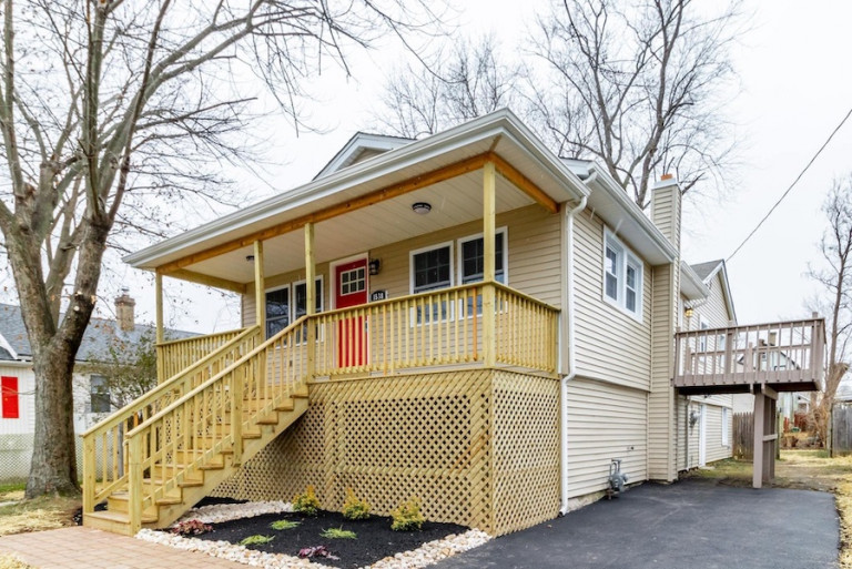 House for Sale Elevated Cottage in Crestmont