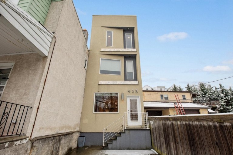 House for Sale Modern Rowhouse in Roxborough