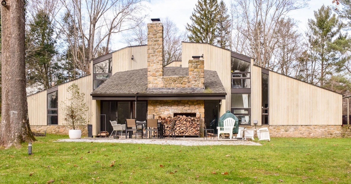 House for Sale Unique Contemporary in Fort Washington
