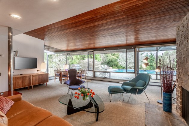 House for Sale: Renewed Richard Neutra House in Jeffersonville