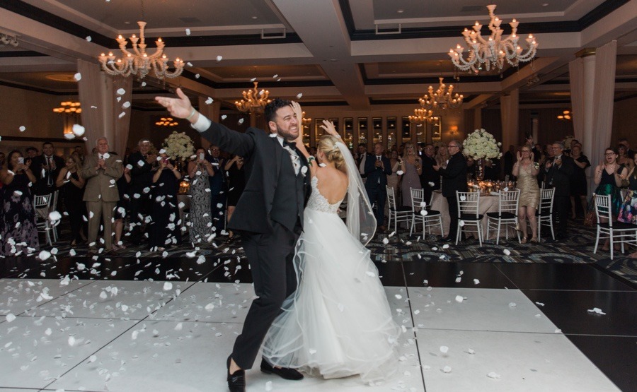 confetti first dance