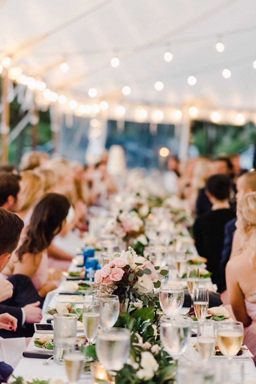 Romantic wedding table setting