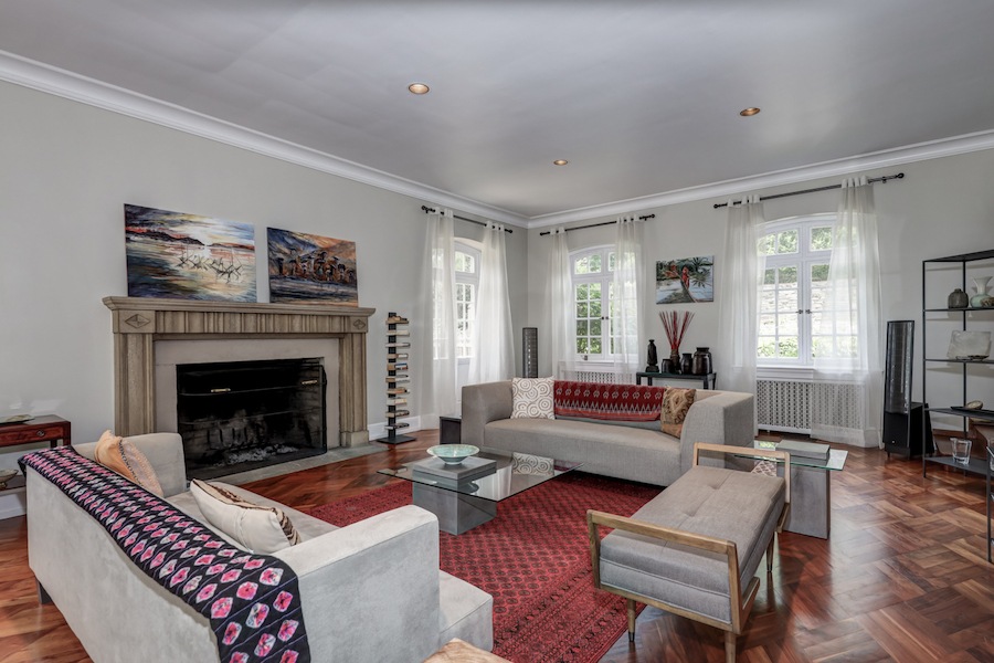 house for sale chestnut hill cotswold living room