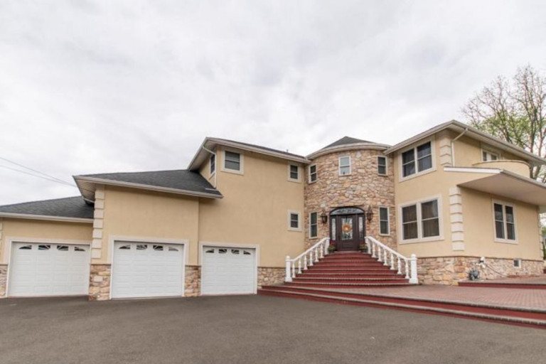 House for Sale Slightly Norman Neotraditional in Pine Valley