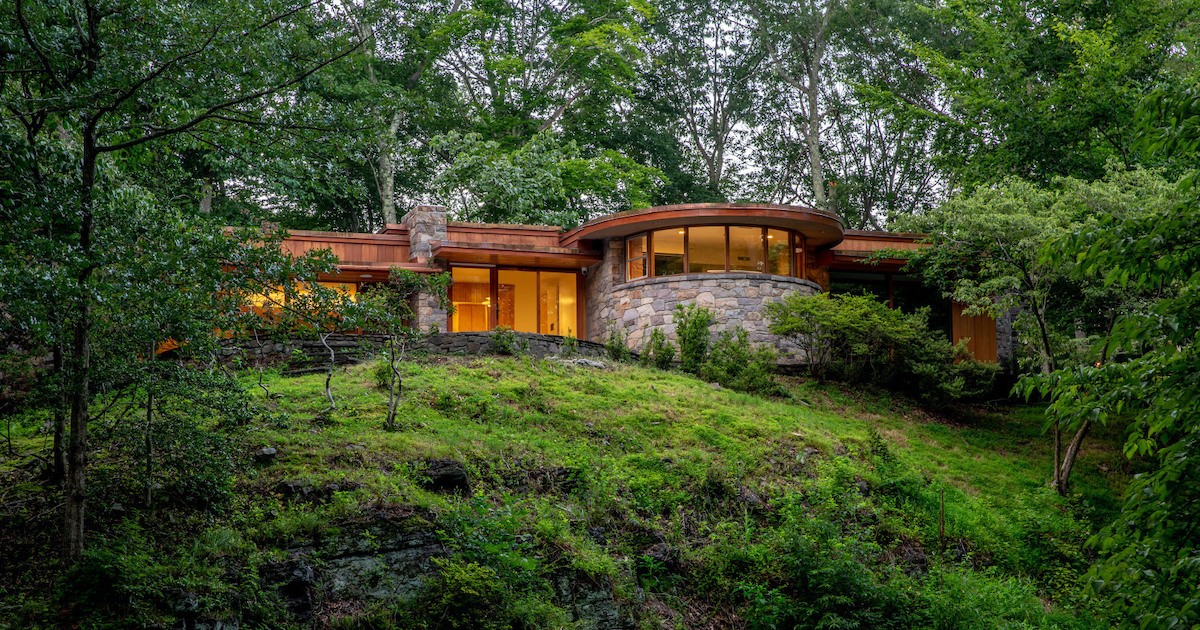House for Sale: Midcentury Modern Hilltop House in Carversville