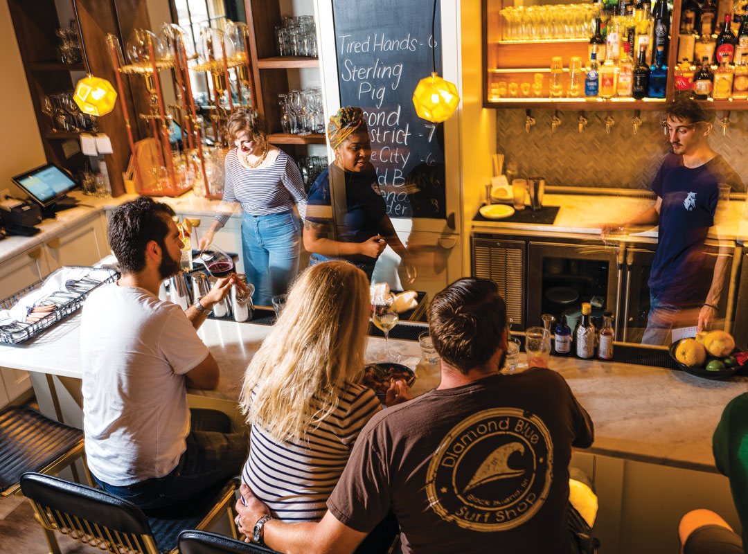 Best Cocktail Bar Station Design - Hospitalian