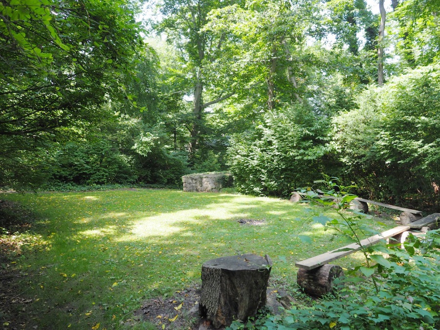 house for sale hatboro retreat seating area