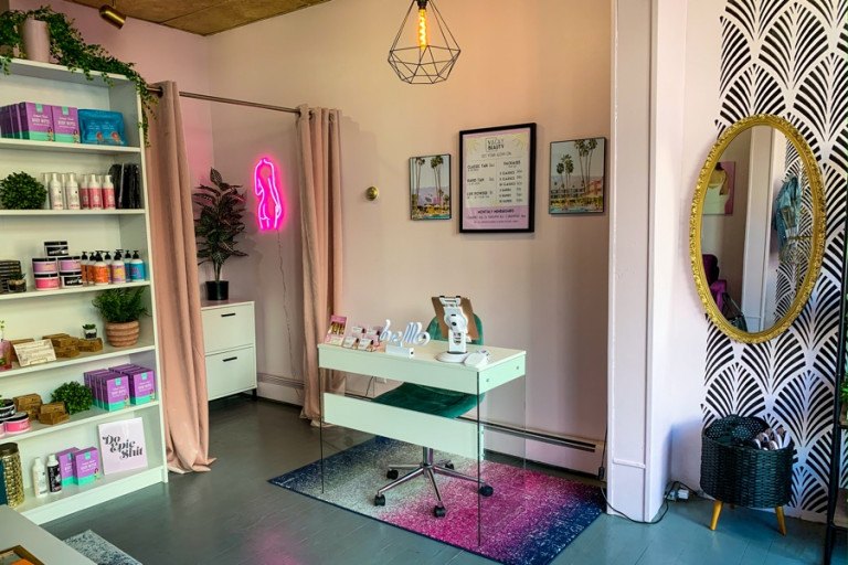 Why You'll Walk Out of This Manayunk Spray Tan Studio Glowing