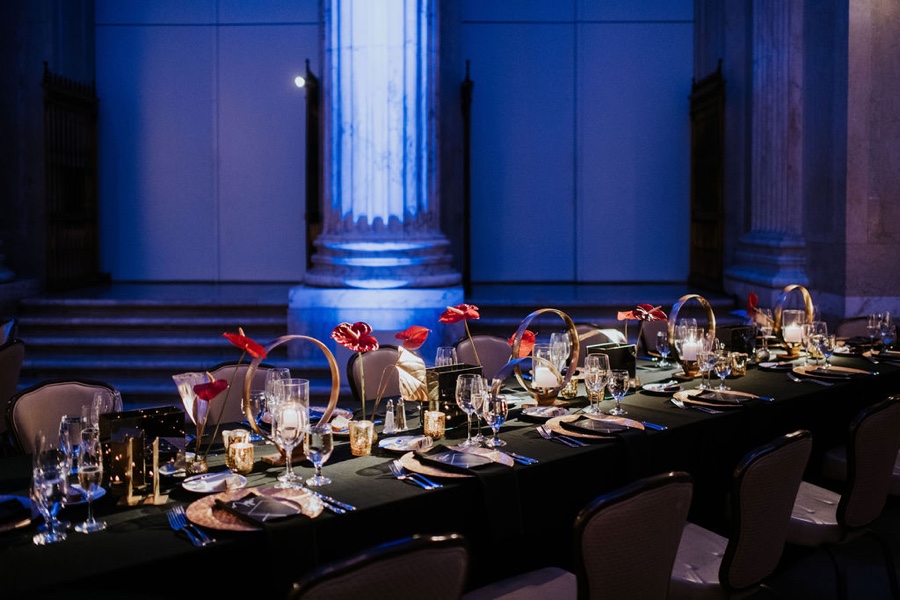 A Gatsby-Style Franklin Institute Wedding With The Coolest Selfie Station