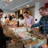 people volunteering
