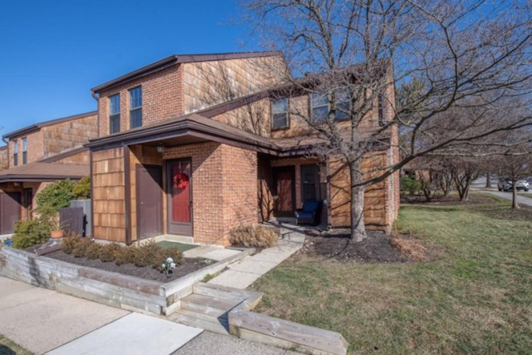 Condo for Sale Starter Condo in Chesterbrook