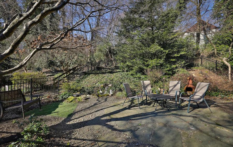 east falls colonial backyard