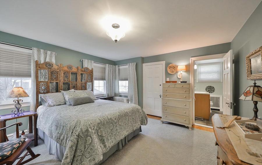 east falls colonial bedroom