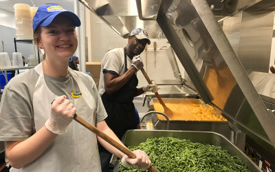 manna volunteers in philadelphia