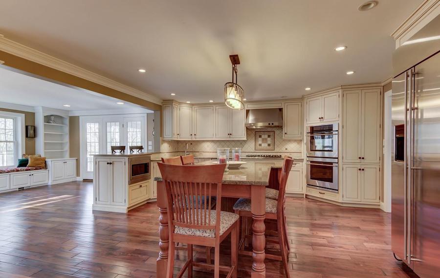 devon 60s colonial kitchen