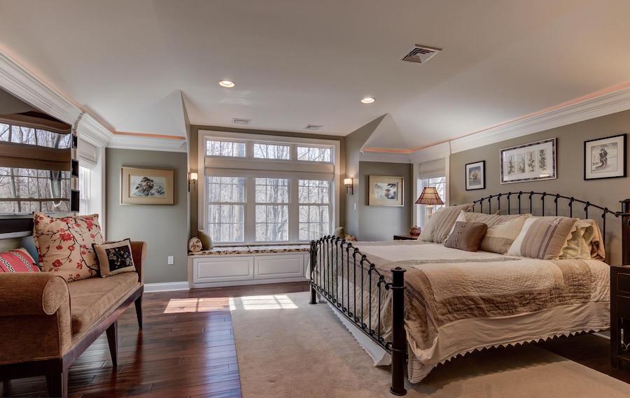 devon 60s colonial master bedroom