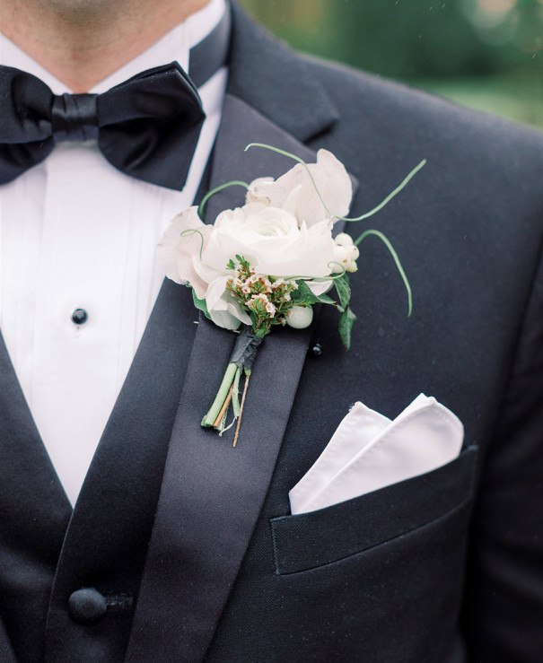 This Inn at Barley Sheaf Farm Micro-Wedding Is Filled With Flowers