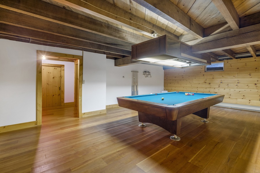 basement game room