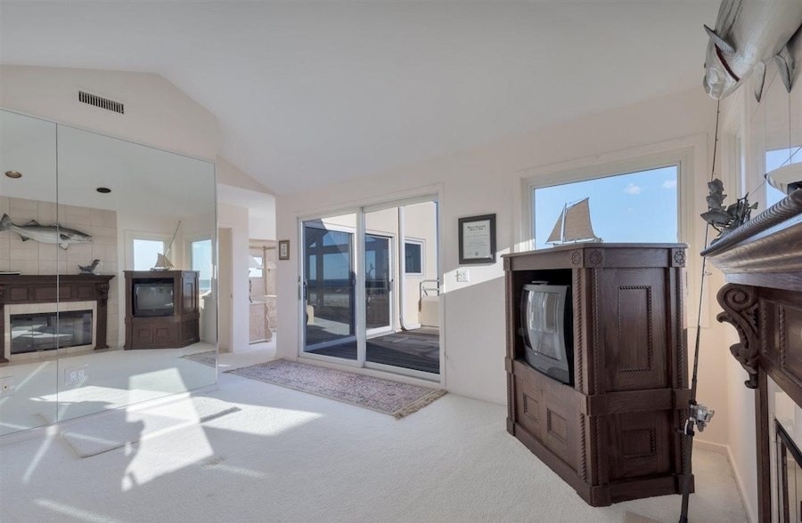 master suite sitting room