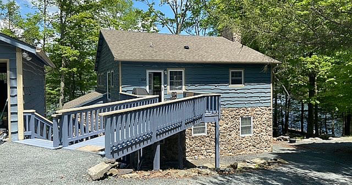 Greentown Lakeside House for Sale in the Poconos