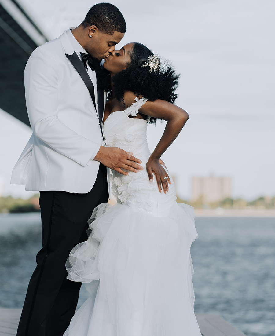 Black and clearance white wedding outfit