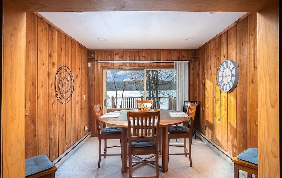 house for sale Lake Wallenpaupack lakeside cottage dining room