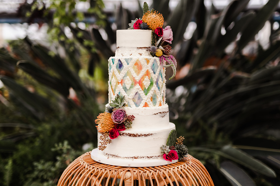 WEDDING CAKE ADVICE - How To Incorporate Edible Flowers Into Your Wedding  Cake Design, By Dainty Bakes