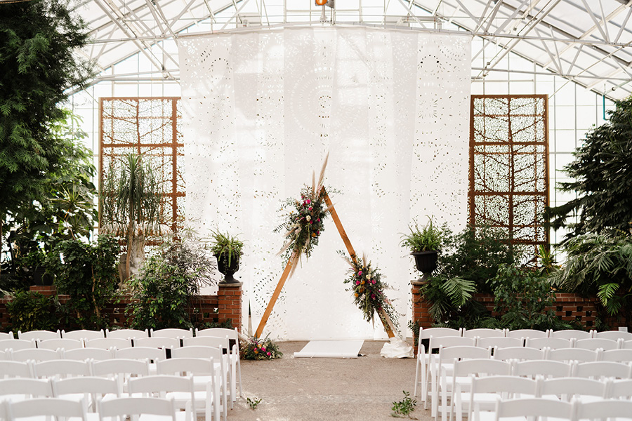 See This Eagles Player's Desert-Inspired Horticulture Center Wedding