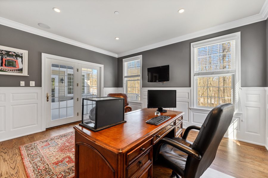 house for sale newtown square colonial study