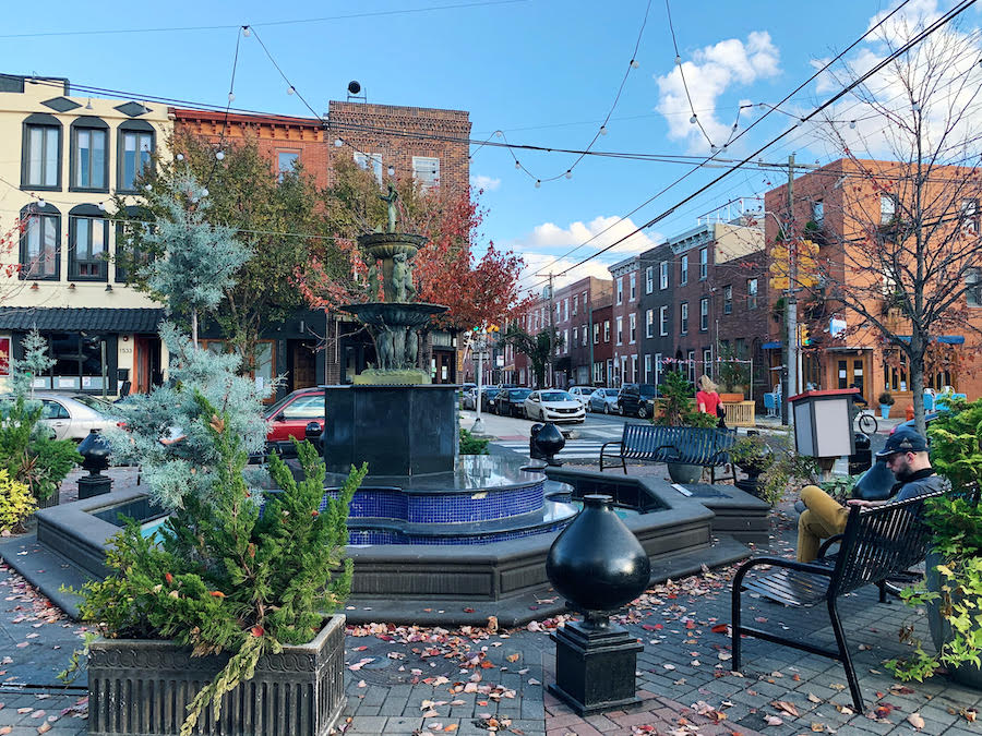 the singing fountain plaza in south philadelphia