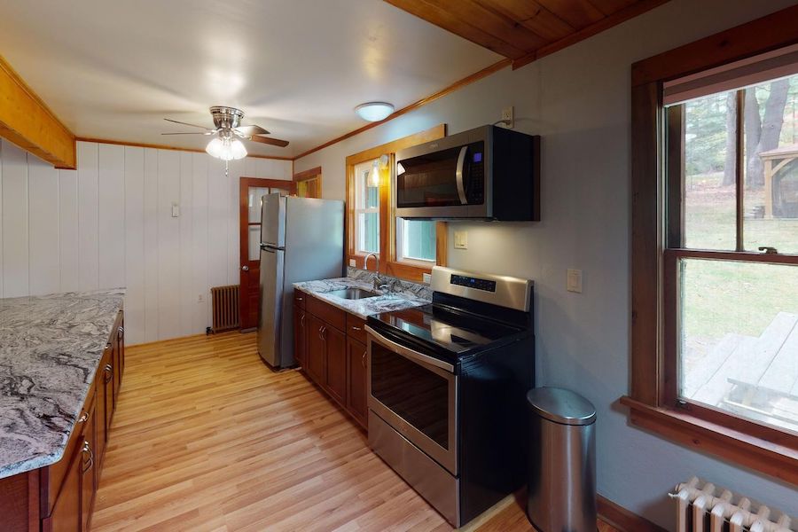 house for sale lake wallenpaupack cabin kitchen 