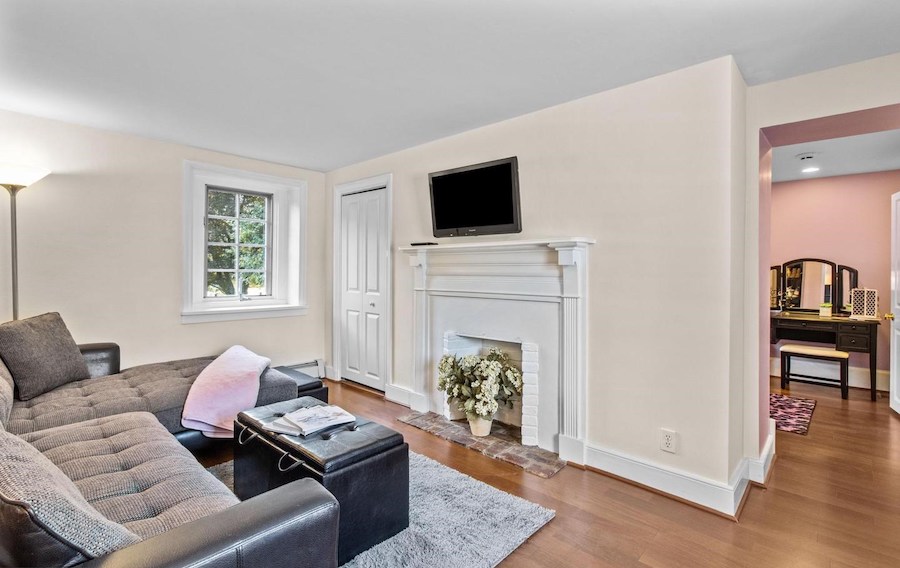 second-floor sitting room