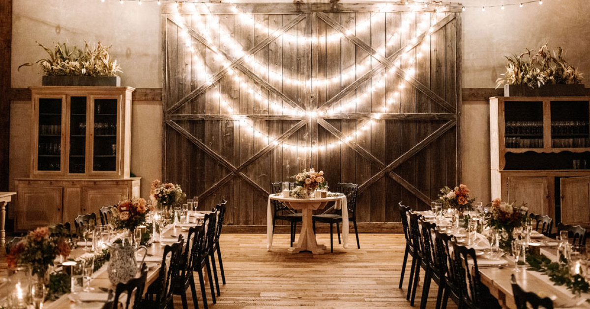 Romantic Barn Wedding Decorations