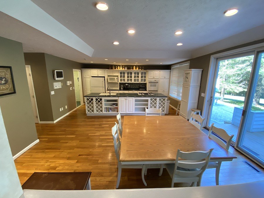kitchen and breakfast room