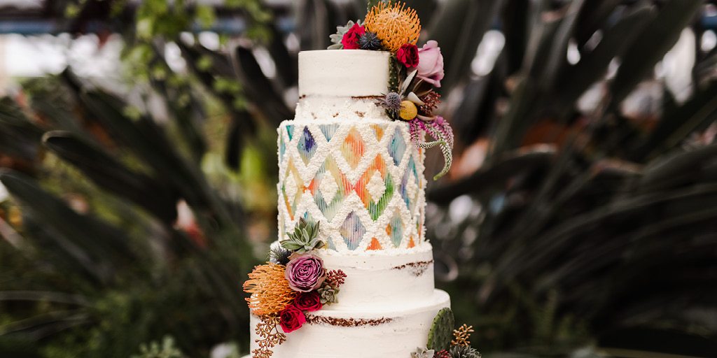 20 Wedding Cakes with Playfully Elegant Proportions - Chic Vintage Brides :  Chic Vintage Brides