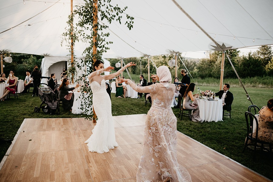 bride and mother