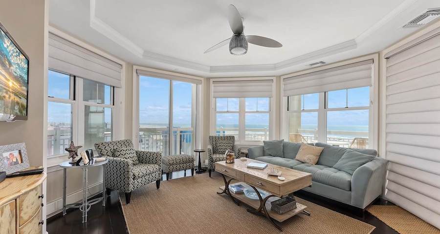 condo for sale diamond beach high-rise living room