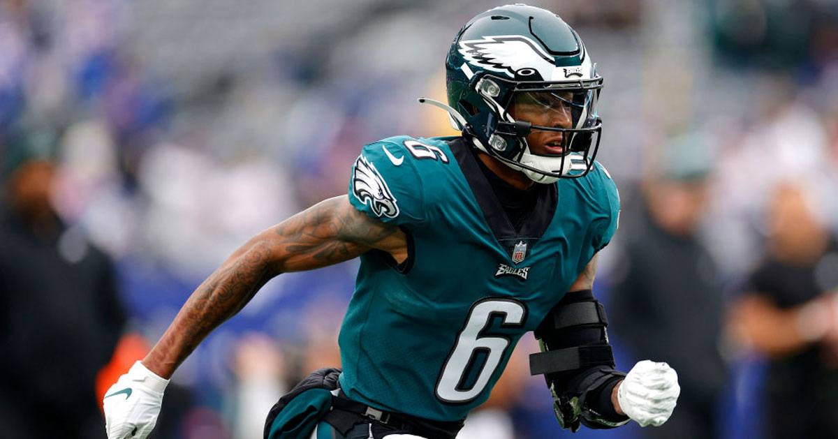 Philadelphia Eagles wide receiver DeVonta Smith (6) warms up