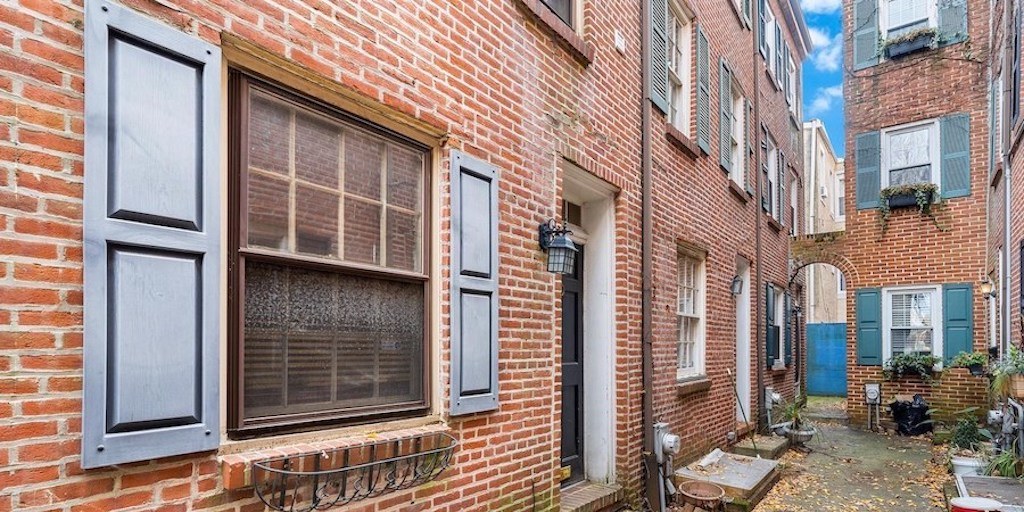 Just Listed: Queen Village Courtyard Trinity House for Sale - Vimarsana News