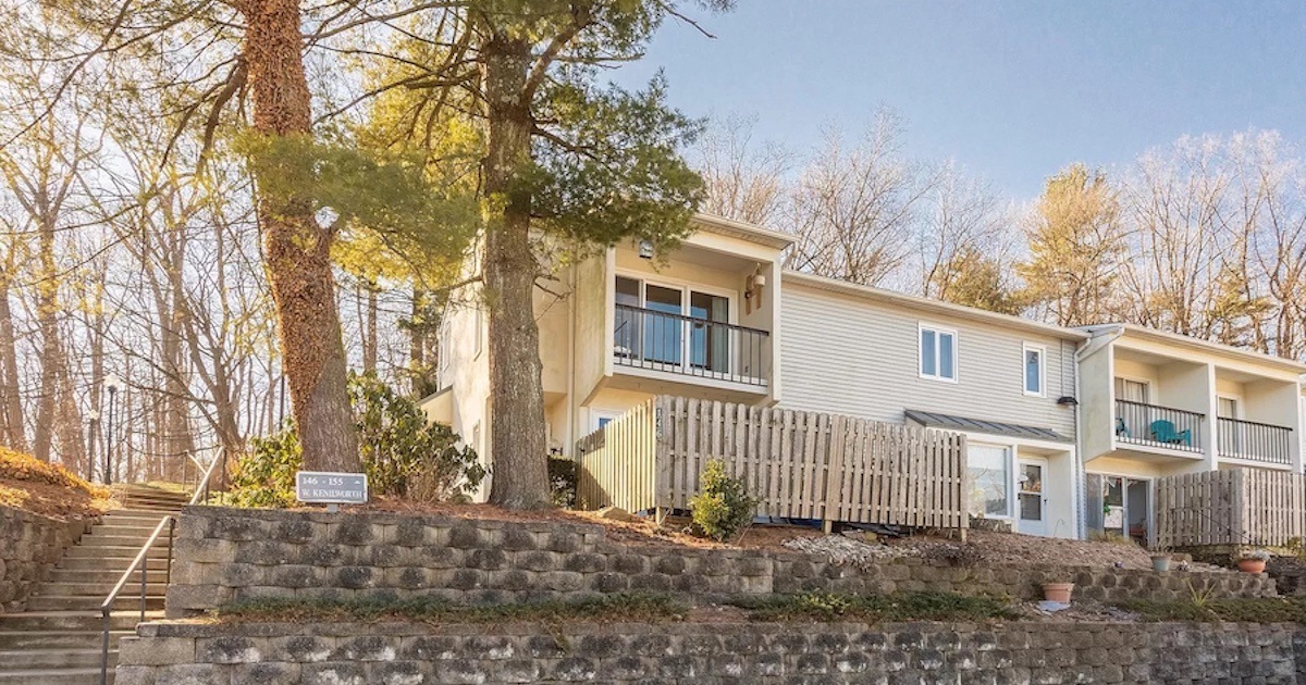 Just Listed Contemporary Newtown Square Starter Condo for Sale
