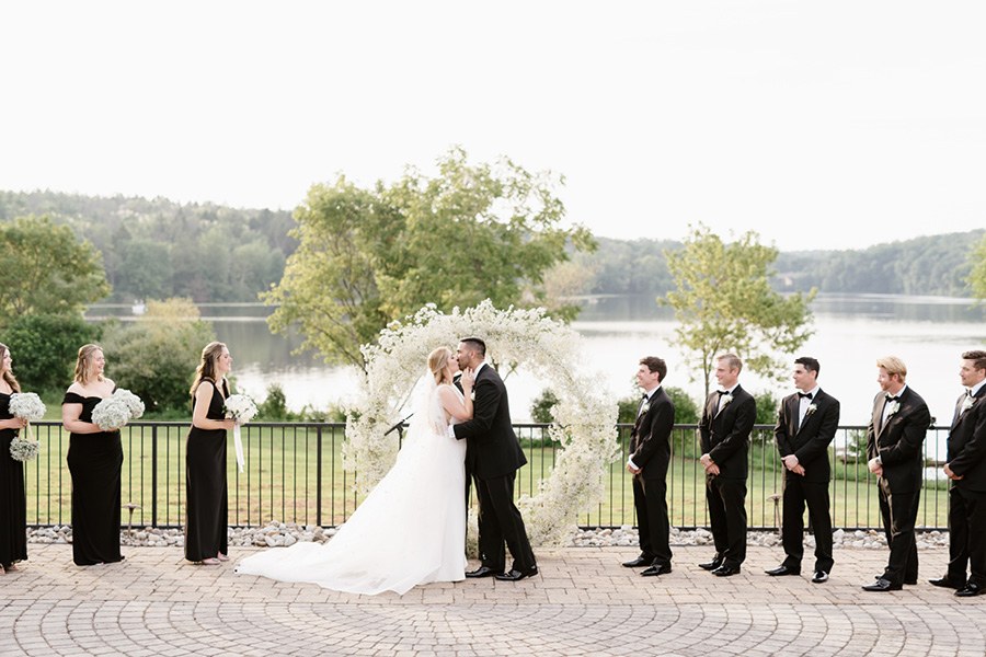 lake house inn wedding