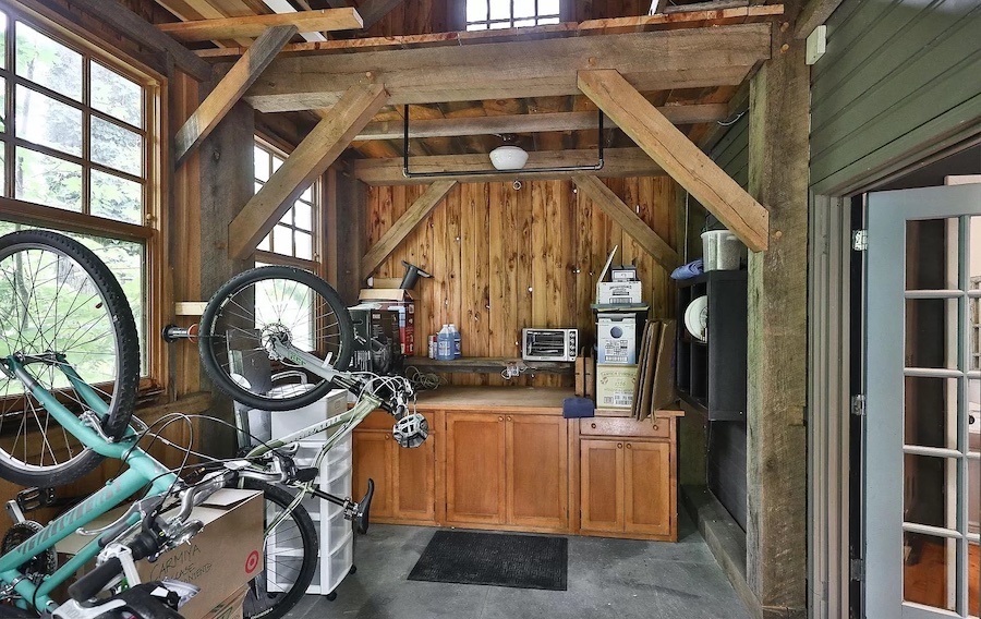 garage/workshop