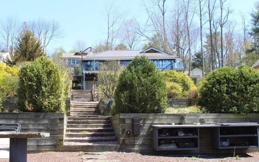 house for sale lake wallenpaupack raised ranch lake elevation from grill patio