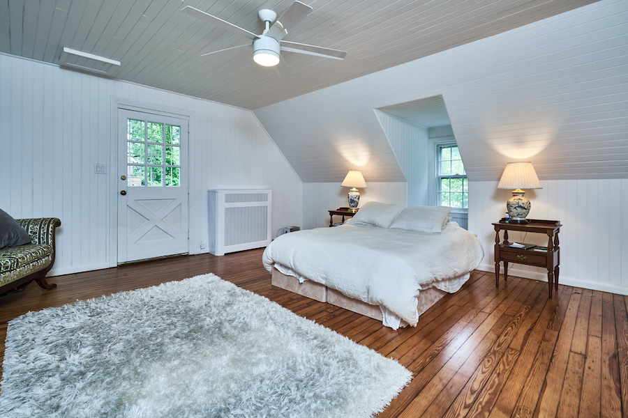 carriage house bedroom
