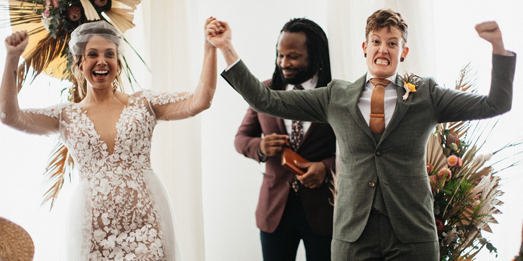 A Vaux Studio Micro-Wedding With a Modern '70s Theme - Vimarsana News