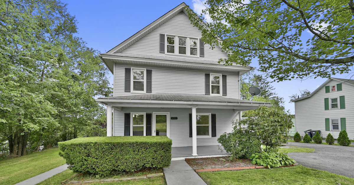 In the Poconos Tobyhanna Renovated Traditional House for Sale