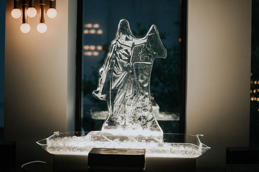 ice sculpture