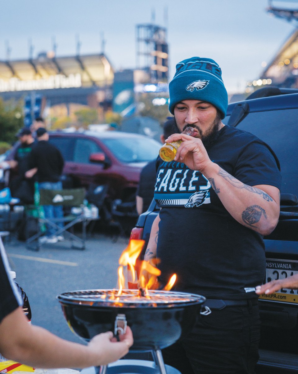 eagles fans linc lincoln financial field tailgating
