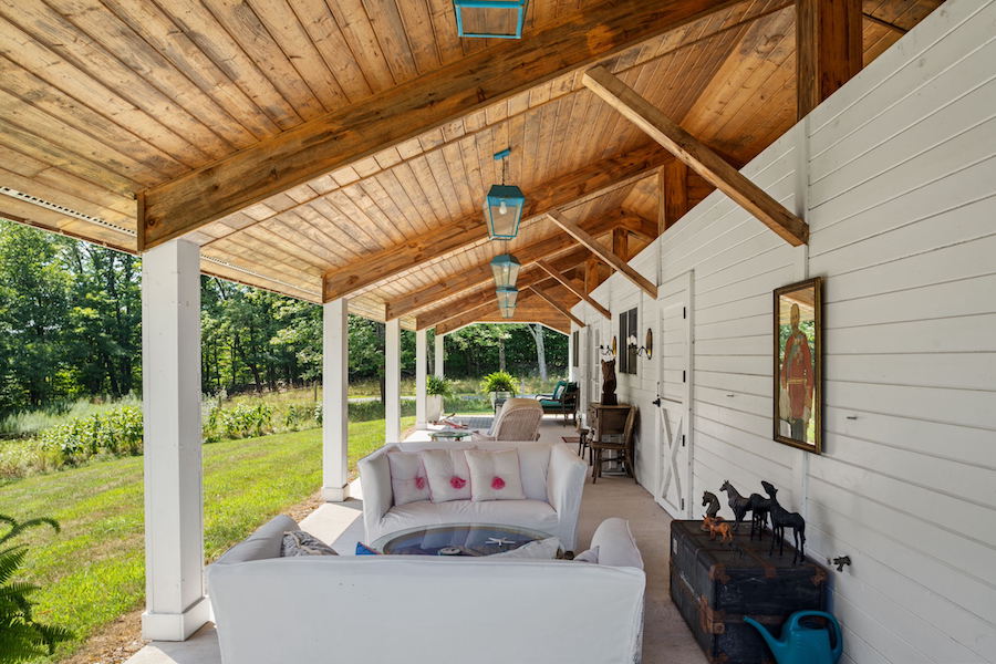 guest house veranda